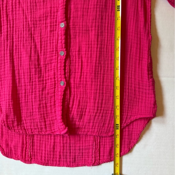 We the Free Magenta Pink Long Sleeved Gauze Button Up Lightweight Pockets Sz Med - Picture 11 of 12